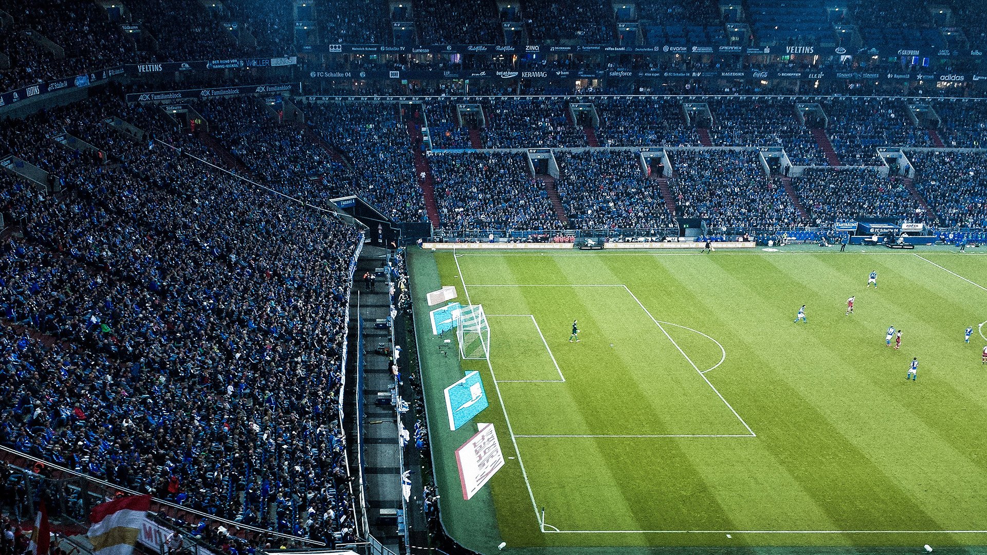 塞维利亚险胜巴黎，福登点燃赛场，一场技术与意志的较量